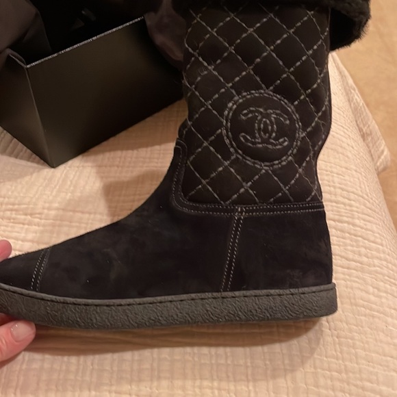 Gorgeous never worn chanel shearling boots! - Picture 2 of 5